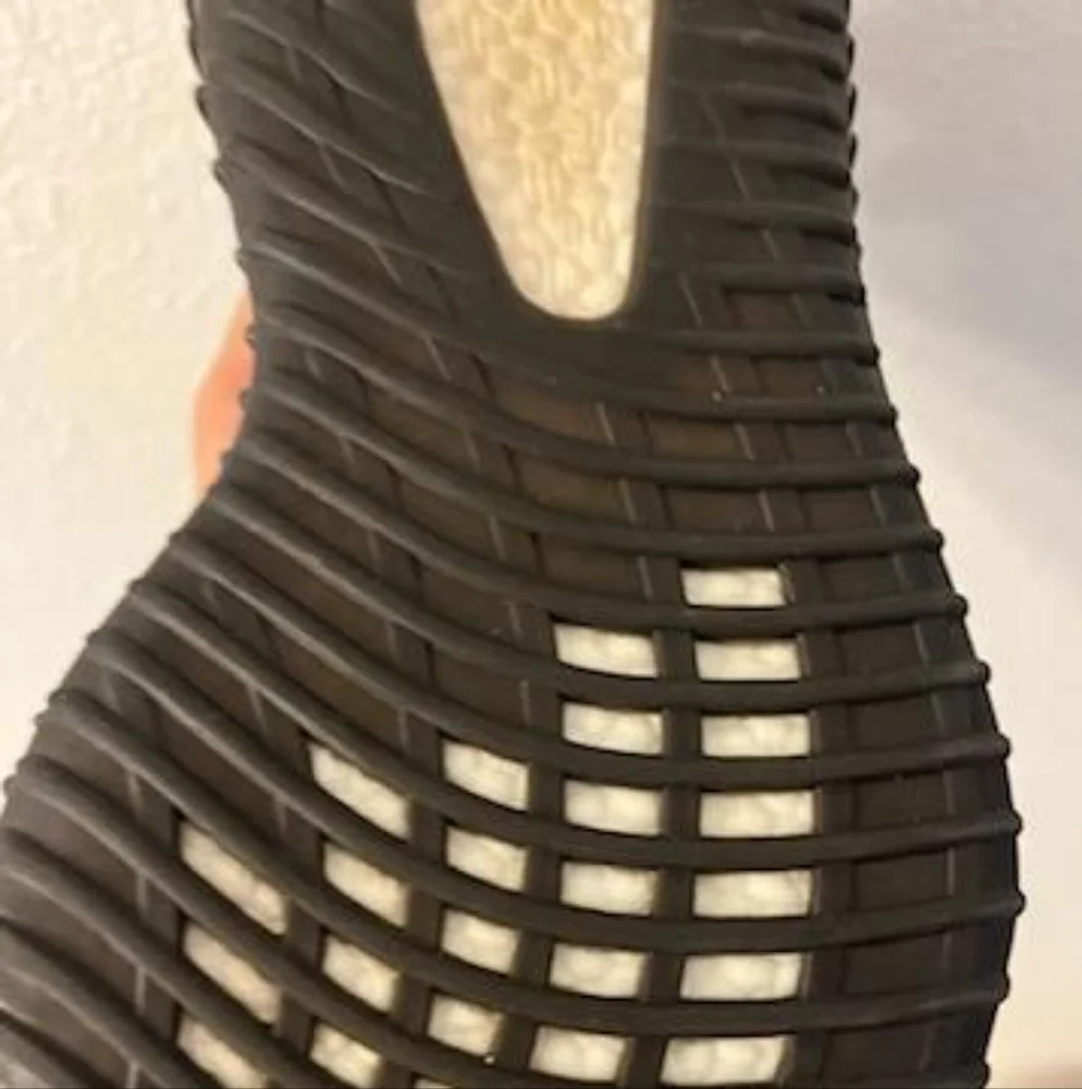 adidas Yeezy Boost 350 V2 size 6